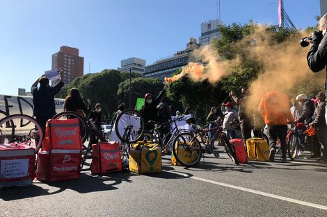 Empleados Precarizados y de Apps protestan en el obelisco