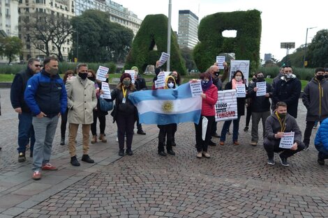 Los agentes de turismo se manifiestan en reclamo de ayuda para el sector