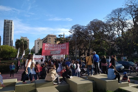 Docentes de Ademys realizaron una caravana contra el regreso presencial de las clases