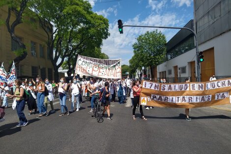 En el Día del Médico, profesionales de la salud de la Ciudad marchan en reclamo por "salarios dignos"