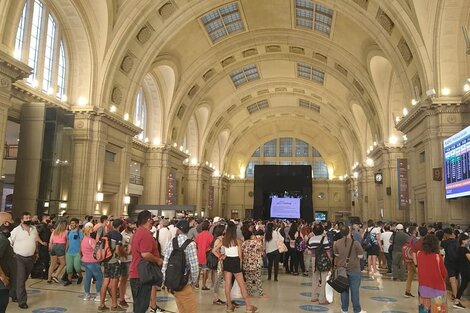 Caos en Constitución por una falla eléctrica en el tren Roca