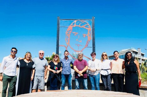 Badía iluminado: inauguraron en Pinamar una obra dedicada al histórico conductor