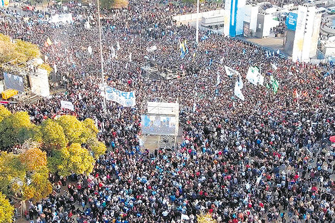 A Macri no le alcanza un carajo