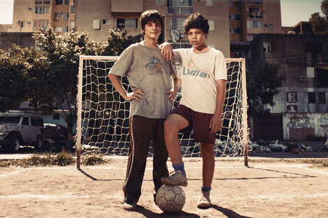 ¿Sale quedarse? Hoy Netflix estrena Apache: la vida de Carlos Tevez, y OnDirecTV festeja los 50 años de Woodstock.