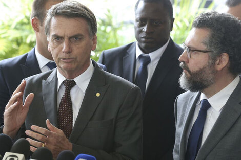 Jair Bolsonaro y su canciller Ernesto Araújo.