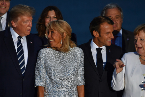 Trump, la primera dama Brigitte, Macron y Merkel en Biarritz. 