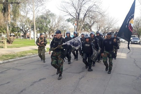 Matar o morir, la polémica marcha de la Guardia de Infantería en Reconquista