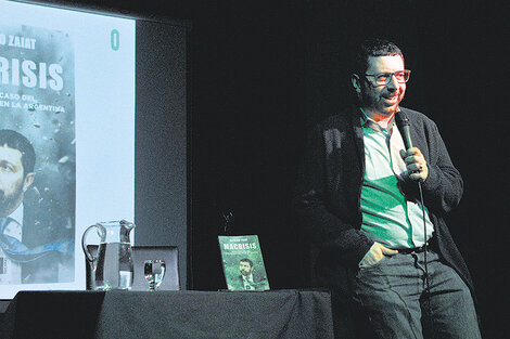 Alfredo Zaiat realizó la presentación de Macrisis en el Espacio Mugica, en San Telmo.