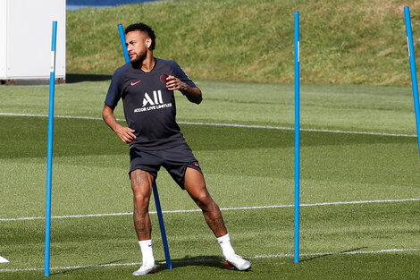 Neymar hasta estuvo dispuesto a poner dinero de su abultado bolsillo.