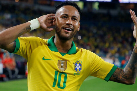 Regreso con gol para Neymar en Brasil