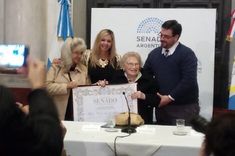 El Senado premió a Rosa Roisinblit