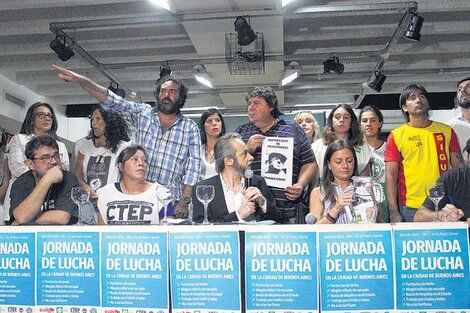 Gremios y movimientos sociales, al anunciar una medida de fuerza en Capital, en febrero.