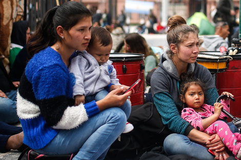 Sube la desocupación y afecta más a mujeres jóvenes