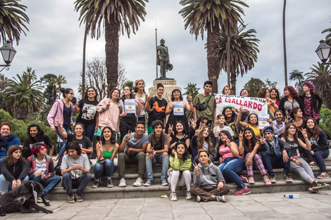 Media sanción a la ley de centros de estudiantes 