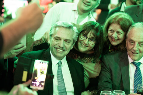 Alberto Fernández y Carlos Heller, en la cena del Partido Solidario con pequeños y medianos empresarios.