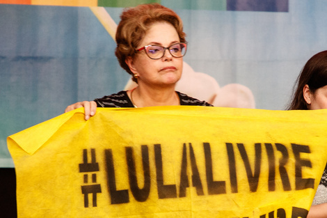 Dilma Rousseff pide la libertad de Lula en un acto en Bélgica la semana pasada.