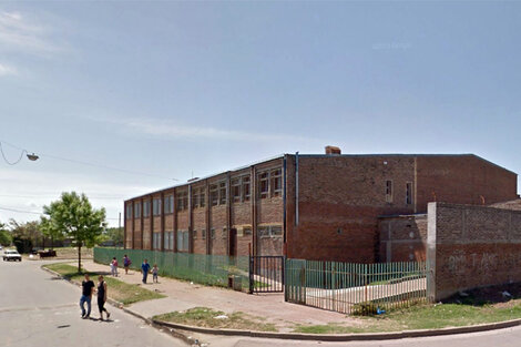 La escuela de Barra al 3600. Fueron al menos doce tiros contra una casa ubicada enfrente.