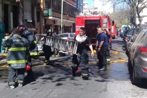 Arde la ciudad de cartón del PRO