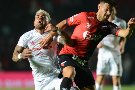 Argentinos chocó con Colón y no se pudo subir a la punta de la Superliga