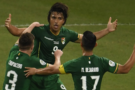 El festejo de Moreno Martins ante Perú, el día de su cumpleaños número 32.