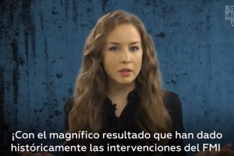 Inna Afinogenova explica la situación de Ecuador en un video cargado de ironía. 