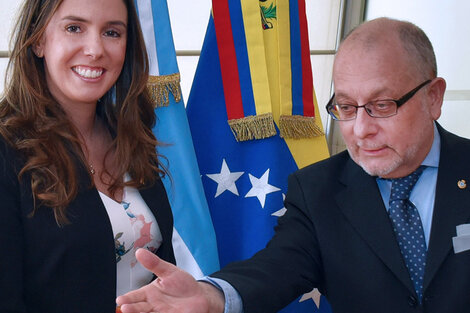 La abogada Elisa Trotta y el canciller Jorge Faurie. 