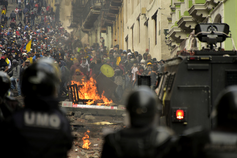 Los indígenas se organizaron para protestar y alzaz la voz para desterrar la manipulación de las élites.