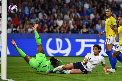 La selección local eliminó a la máxima favorita.