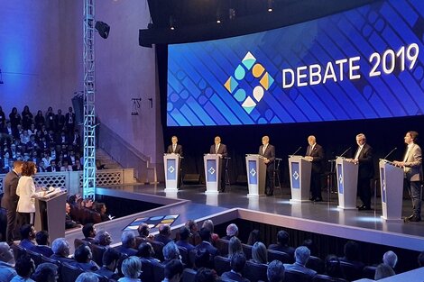 El primer debate fue en Sante Fe el domingo pasado. 
