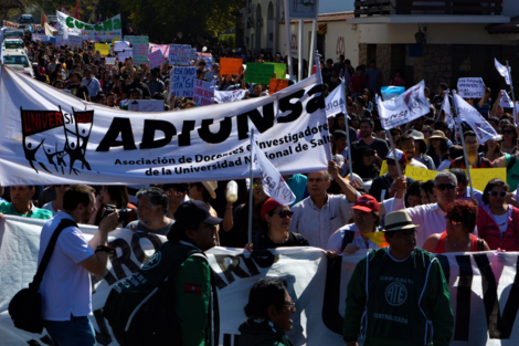 Docentes universitarios tendrán un aumento promedio de solo $1500