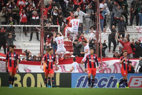 Huracán se quedó con un clásico muy picante ante San Lorenzo