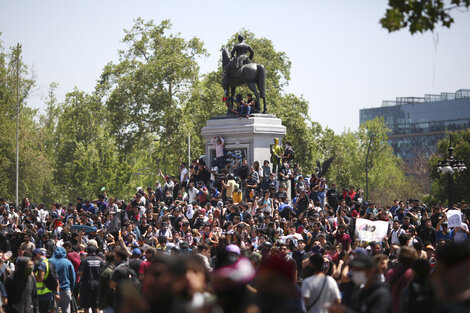 Tras varias jornadas de protestas por el aumento de subte, hoy se cumple un paro general en Chile.