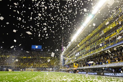 De papelitos, selfies e insultos: lo que rodeó al Boca-River