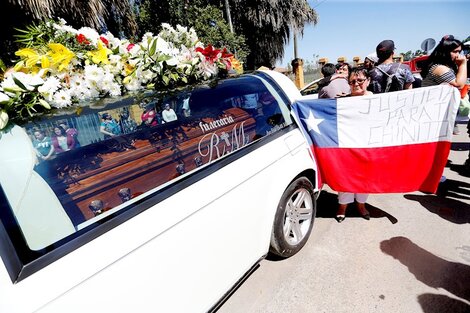 Funeral de José Uribe, asesinado por el disparo de un soldado en Curicó. 