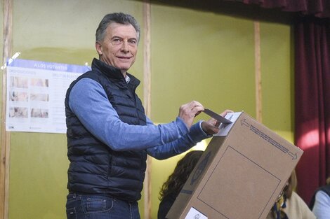 El Presidente mete su voto en las PASO del 11 de agosto. 