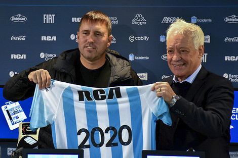 Chacho Coudet, DT de Racing y el presidente Víctor Blanco.