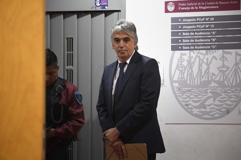 Pornografía infantil: comenzó el juicio al expediatra del Garrahan