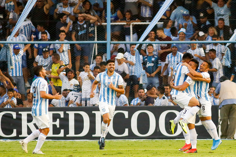 Atlético Tucumán le ganó a Patronato y sube