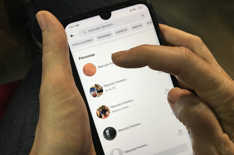 Los usuarios se enteran de las subas por mensajes de texto de las empresas.