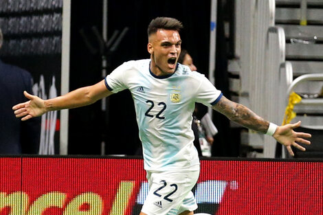 Barcelona apuesta por la potencia de Lautaro