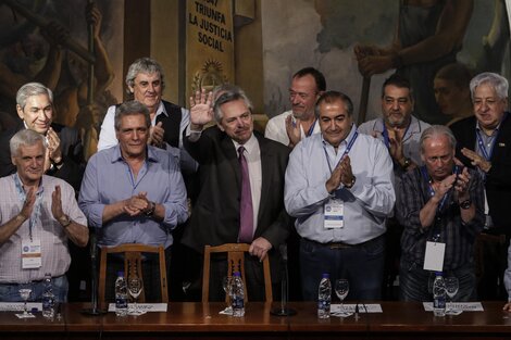 El presidente electo, Alberto Fernández, junto la cúpula de la CGT.  (Fuente: Bernardino Avila)