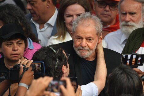 Lula de vuelta, en los brazos del pueblo