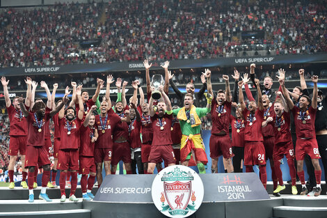 El Liverpool festejó la última Champions en Estambul. Para los europeos es más fácil y más barato viajar.