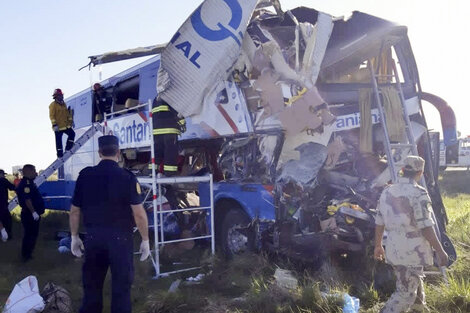 Choque: 5 muertos y 20 heridos en la ruta 14