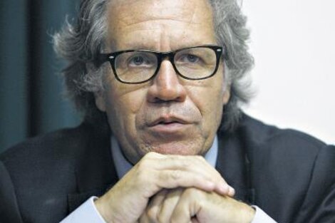 Luis Almagro, secretario general de la OEA, firma el comunicado que no hace mención al rol de los militares en la recunciade Morales.