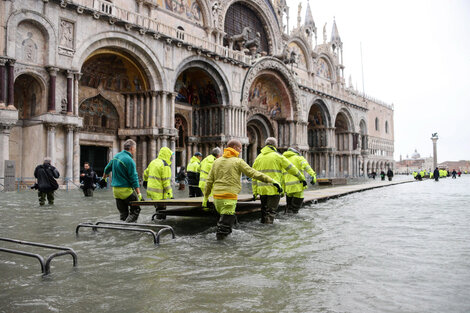 Venecia: cierran la plaza de San Marcos por las inundaciones