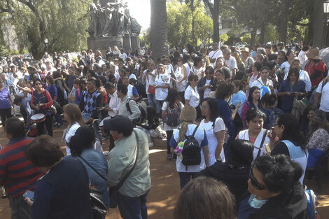 Docentes autoconvocados repudian a Urtubey y piden bono de $15000