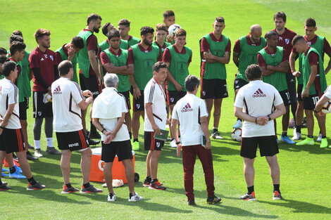 Gallardo podría incluir al chileno Díaz