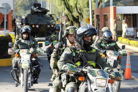 La capital vió una masiva presencia militar hasta la madrugada.