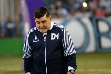 Maradona preocupado por el presente de Gimnasia. (Fuente: Fotobaires)